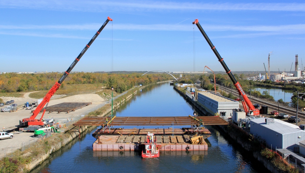 Installation of the electric fish barrier in Chicago.