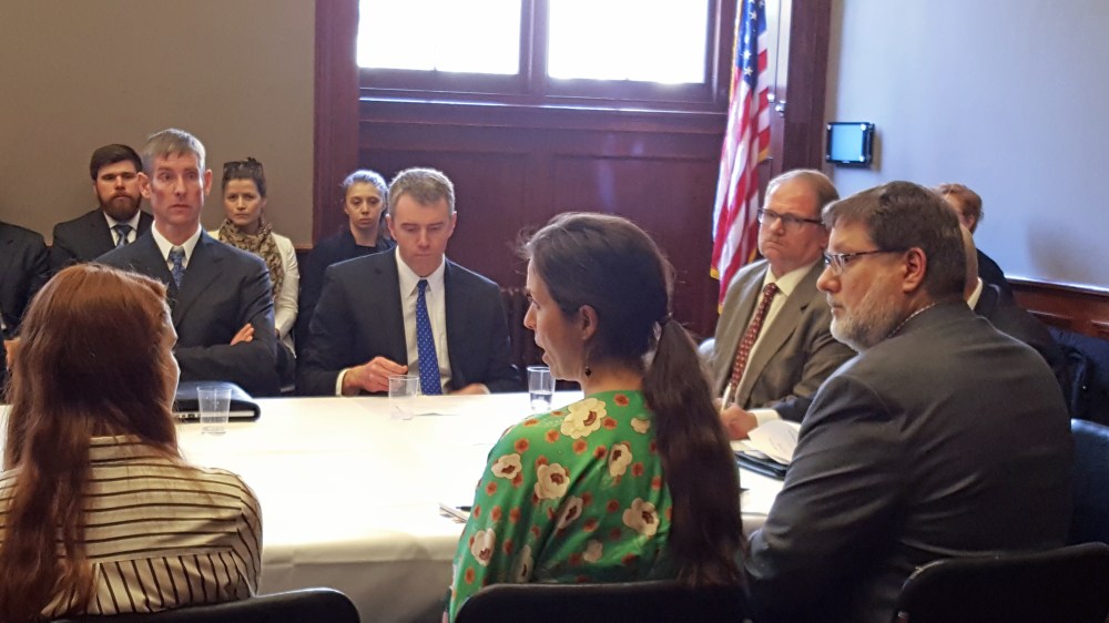 27563395758_d740392e87_o